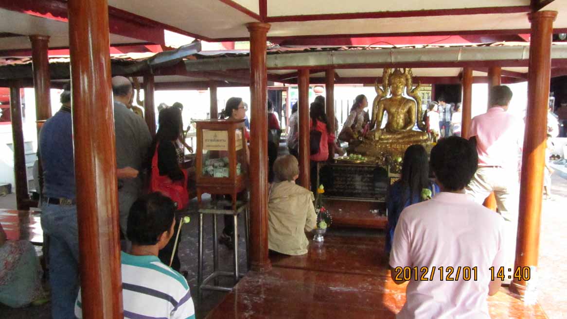 Buddhachinaraj 05.JPG 96.9K